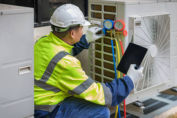 Professional Hvac technician working in Duplessis, LA